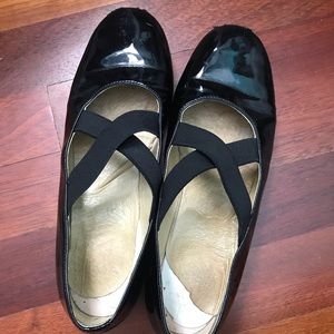 Naturino girls black patent leather slip ons